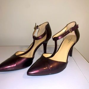 Liz Claiborne Maroon Pumps